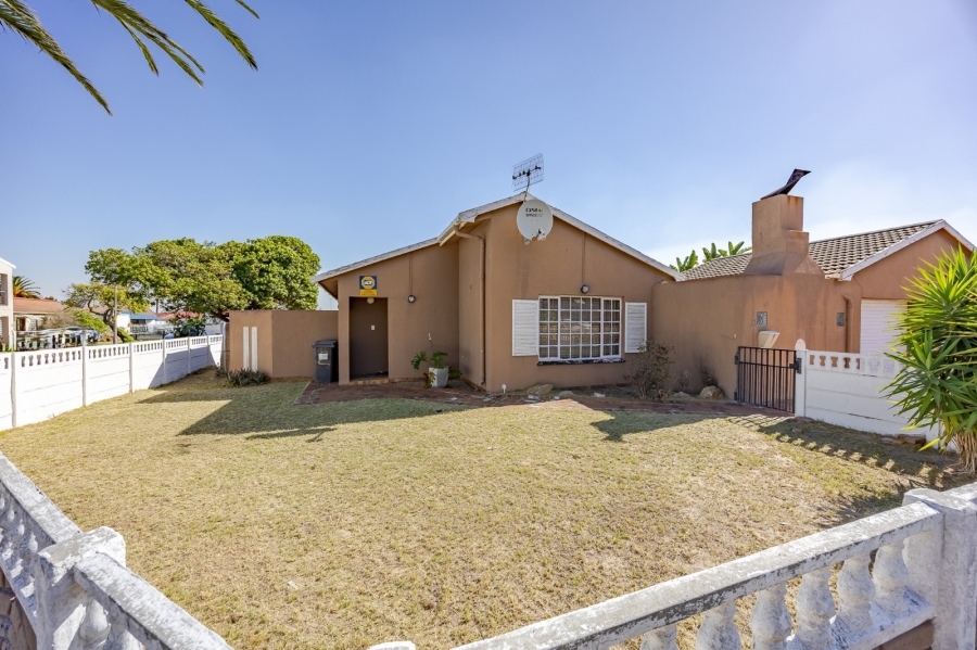 5 Bedroom Property for Sale in Bothasig Western Cape